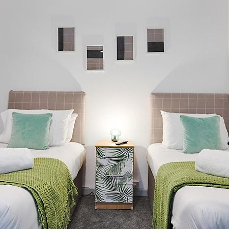 City Centre, Parking, Smart Tv'S In All Rooms 스완지 외부 사진