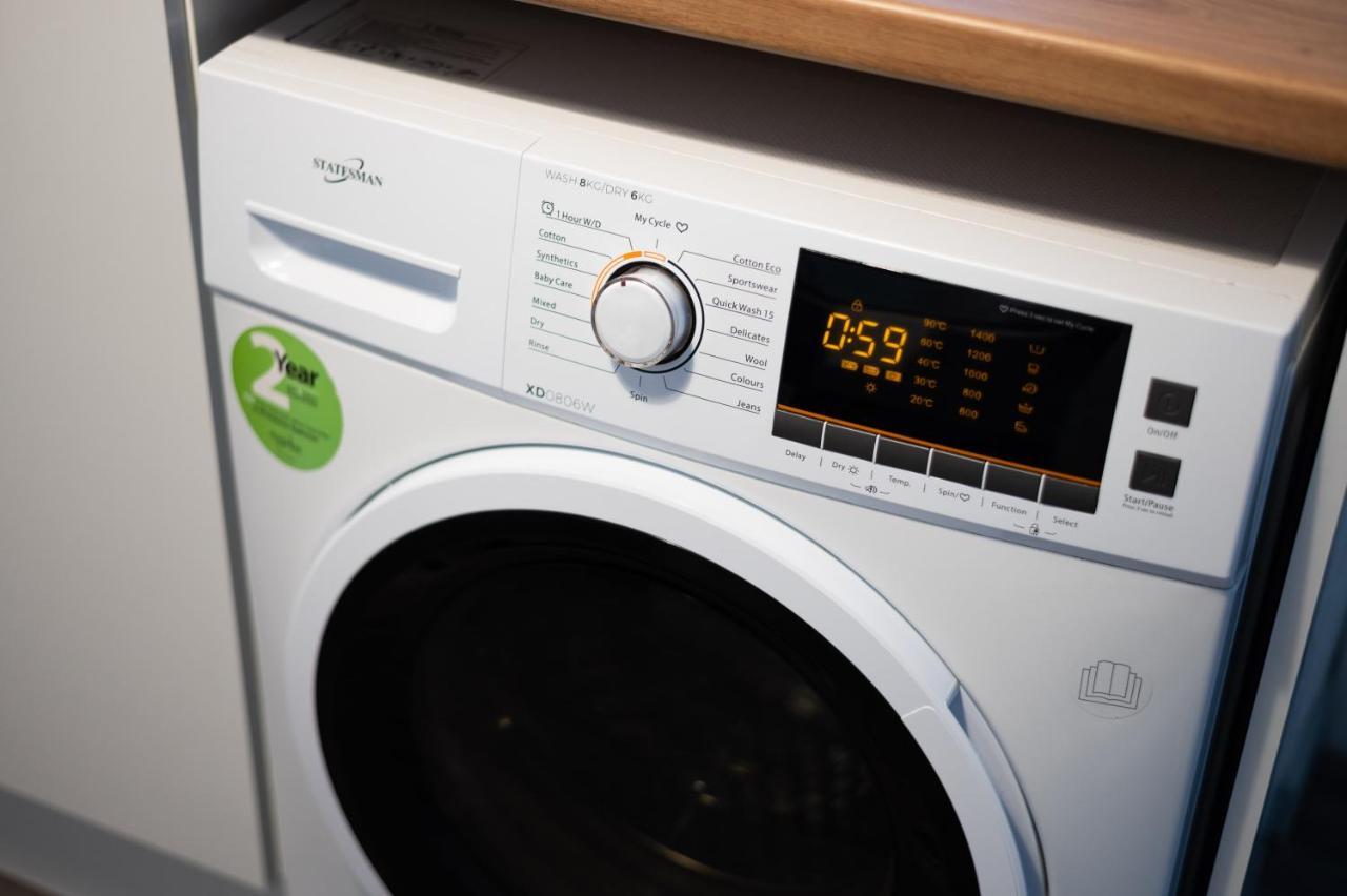 City Centre, Parking, Smart Tv'S In All Rooms 스완지 외부 사진
