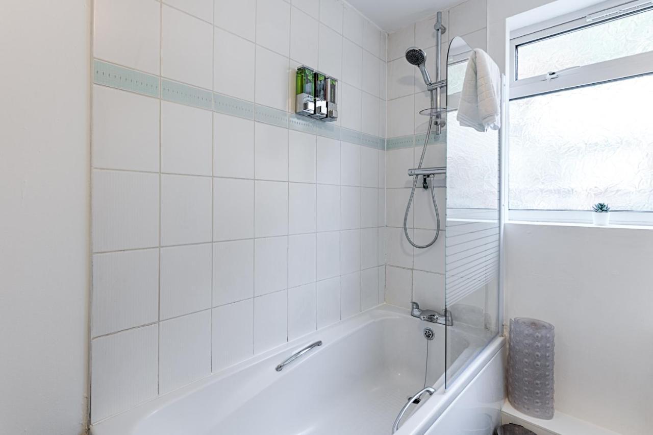 City Centre, Parking, Smart Tv'S In All Rooms 스완지 외부 사진